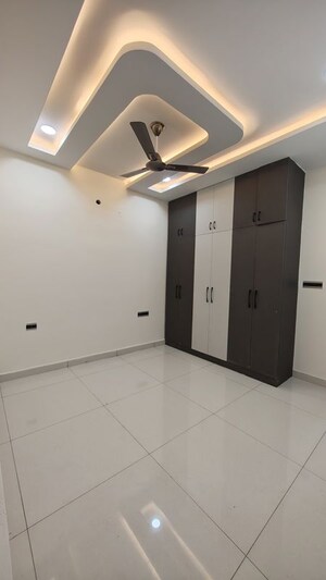 Room in 3 BHK Apartment at Candeur Crescent, Serilingampally – for Rent