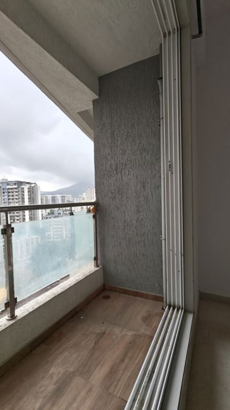 Balcony, rosa-manhattan 3 Bedroom 1100 Sq.Ft. Apartment In Ghodbunder Road Thane 10681585