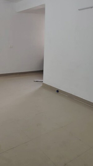 Room in 2 BHK Apartment at Landmark The Homes 81, Sector 81 – for Rent