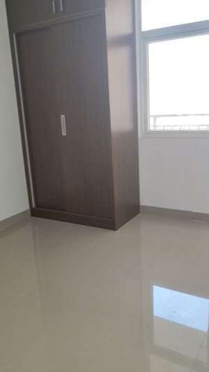 Room in 2 BHK Apartment at Landmark The Homes 81, Sector 81 – for Rent