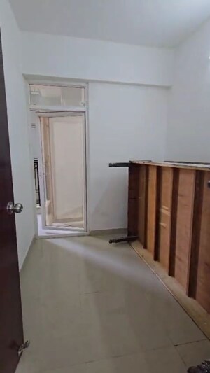 Room in 2.5 BHK Apartment at Ratan Pearls, Sector 16 Greater Noida – for Sale