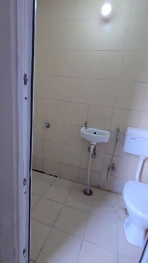 Bathroom in 2.5 BHK Apartment at Ratan Pearls, Sector 16 Greater Noida – for Sale