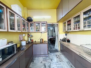 Kitchen in  Showroom at Sabarmati – for Sale