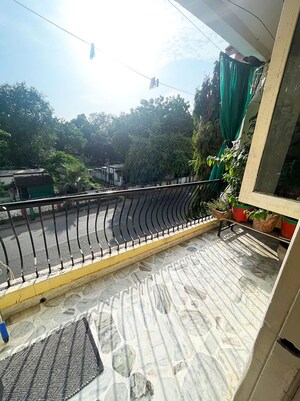 Balcony in  Showroom at Sabarmati – for Sale