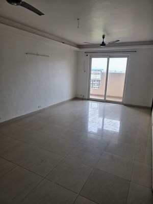 Room in 3 BHK Apartment at Puri Anand Villas Phase II, Sector 81 – for Rent