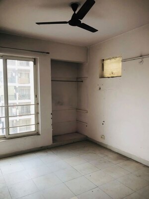 Room in 2 BHK Apartment at OP Floridaa, Sector 82 – for Sale