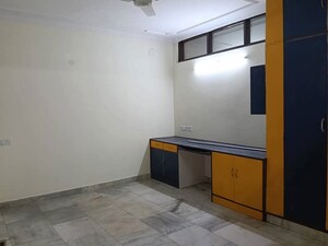 Room in 2 BHK Builder Floor at Kailash Hills – for Rent