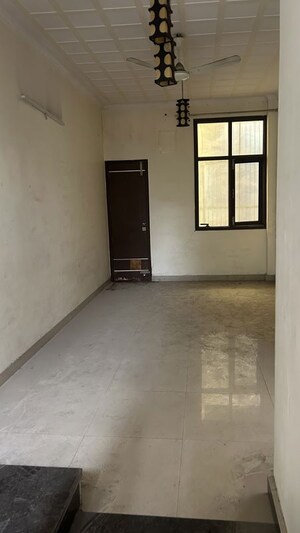 Room in 3 BHK Independent House at RWA Apartments Sector 19, Sector 19 – for Sale