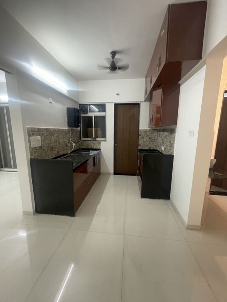 Kitchen, abhilasha-hermes-paras-3 3 Bedroom 1500 Sq.Ft. Builder Floor In Kalyani Nagar Pune 10681601