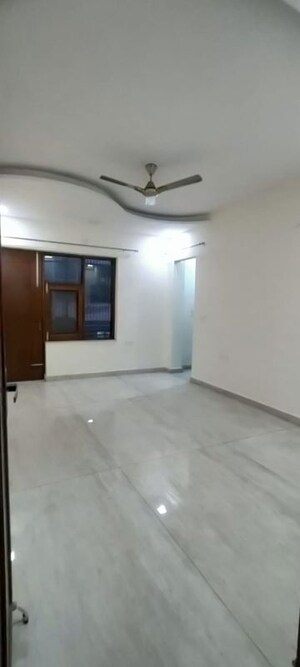 Master Bedroom in 5 BHK Builder Floor at Ashoka Enclave Faridabad, Sector 34 – for Rent