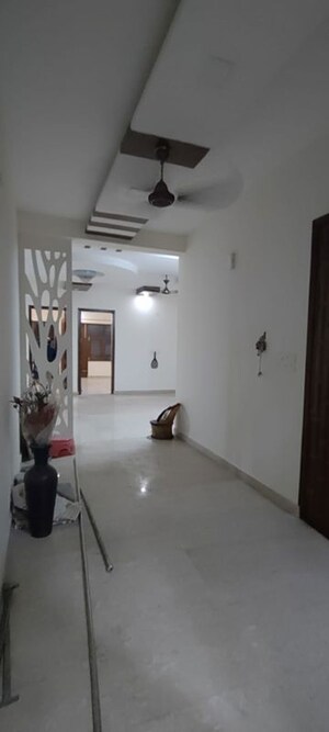 Lobby in 5 BHK Builder Floor at Ashoka Enclave Faridabad, Sector 34 – for Rent
