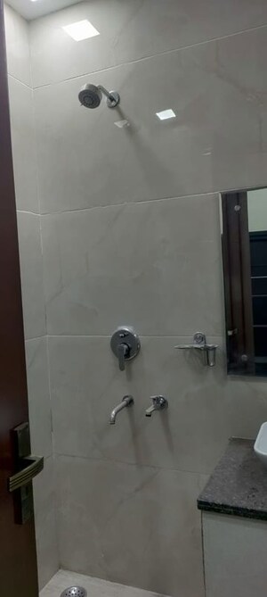 Bathroom in 5 BHK Builder Floor at Ashoka Enclave Faridabad, Sector 34 – for Rent