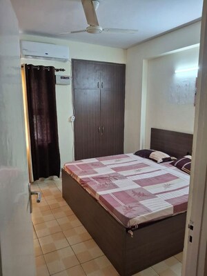 Bedroom in 4 BHK Apartment at Omaxe Heights, Sector 86 – for Rent