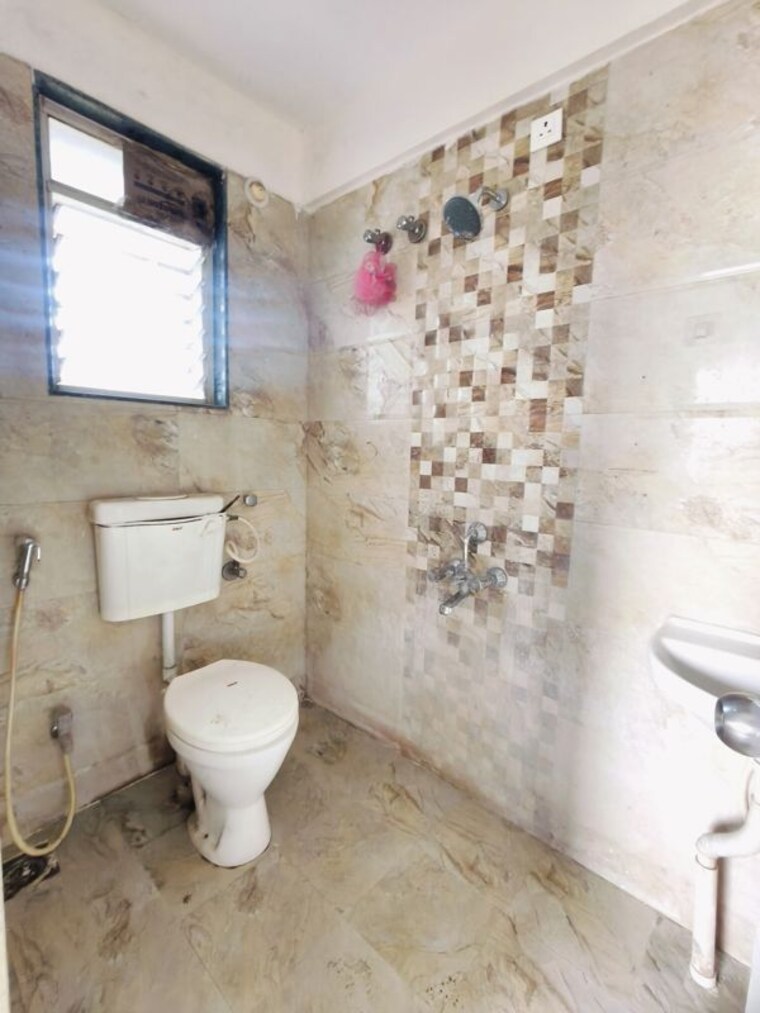Bathroom, ranjeet-ss-platinum-park 3 Bedroom 1381 Sq.Ft. Apartment In Undri Pune 10681643