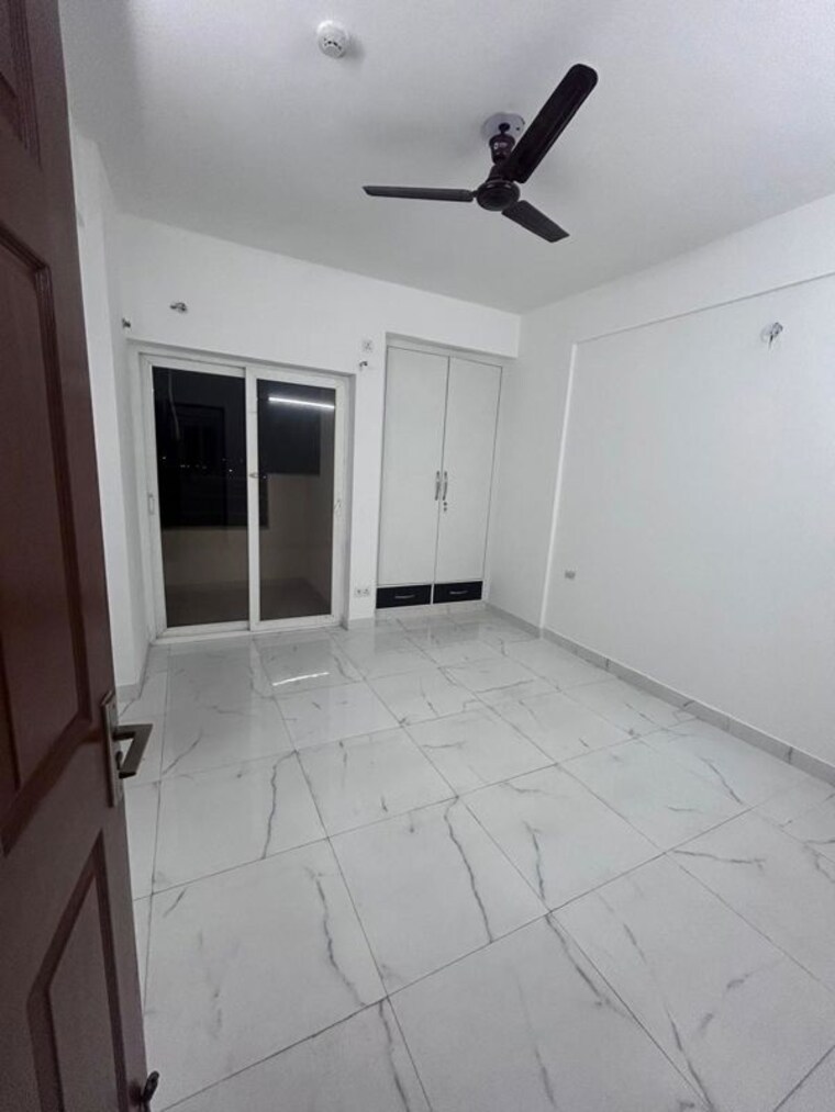 Bedroom, purvanchal-royal-city-ii 3 Bedroom 1725 Sq.Ft. Apartment In Chi V Greater Noida Greater Noida 10681657