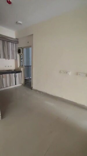 Room in 2.5 BHK Apartment at Panchsheel Greens, Sector 16 Greater Noida – for Sale
