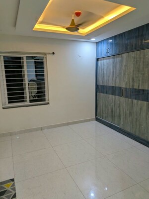 Room in 3 BHK Apartment at Vasavi GP Trends, Nanakramguda – for Rent