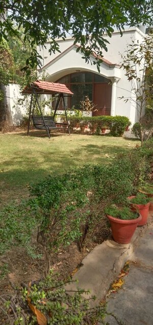 2 BHK Independent House – Garden View at Sainik Farm - for Sale