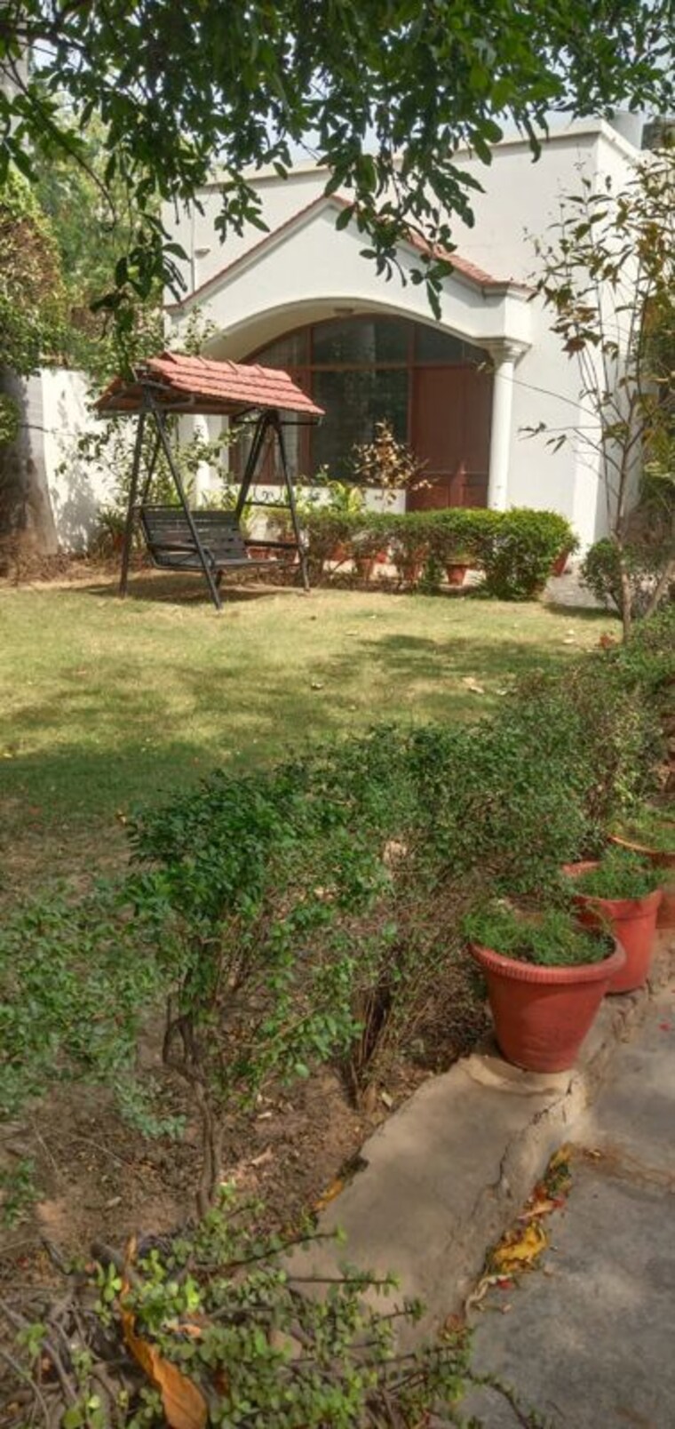 Garden, sainik farm 2 Bedroom 4950 Sq.Ft. Independent House In Sainik Farm Delhi 10681686