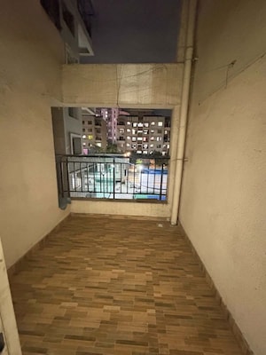 Room in 2 BHK Apartment at Pristine Prolife 1, Wakad – for Rent