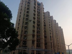 3.5 BHK Apartment – Exterior View View at Kulesara Noida - for Rent