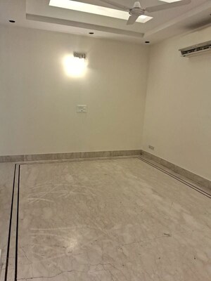 Room in 3 BHK Builder Floor at Greater Kailash – for Rent