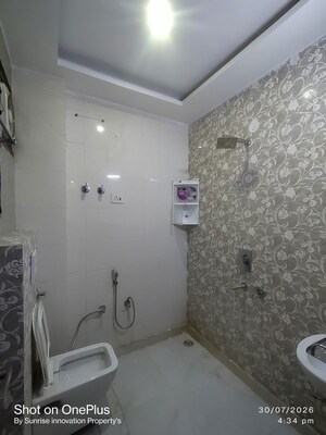 Furnished Amenities in 3 BHK Builder Floor at Dwarka Mor – for Sale