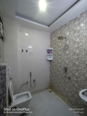 Furnished Amenities in 3 BHK Builder Floor at Dwarka Mor – for Sale