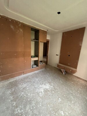 Room in 3 BHK Builder Floor at Rohini Sector 15 – for Rent