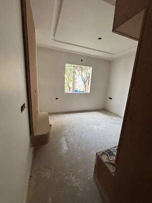 Room in 3 BHK Builder Floor at Rohini Sector 15 – for Rent
