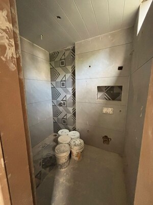 Bathroom in 3 BHK Builder Floor at Rohini Sector 15 – for Rent