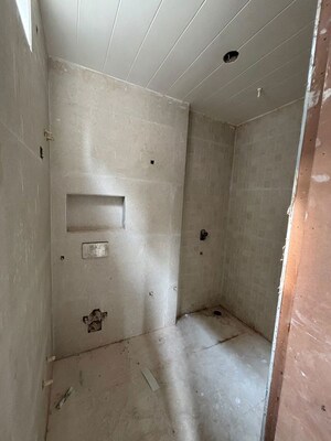 Bathroom in 3 BHK Builder Floor at Rohini Sector 15 – for Rent