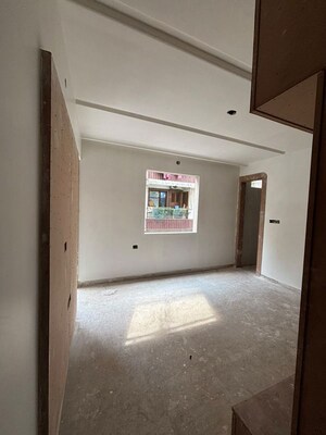 Room in 3 BHK Builder Floor at Rohini Sector 15 – for Rent