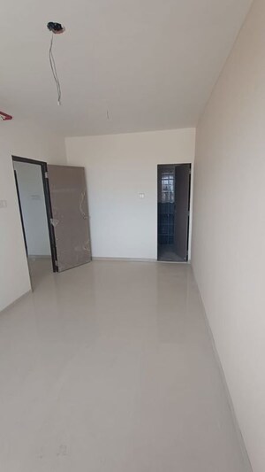 Room in 1 BHK Apartment at Contemporary Krishiv Tower, Tardeo – for Rent