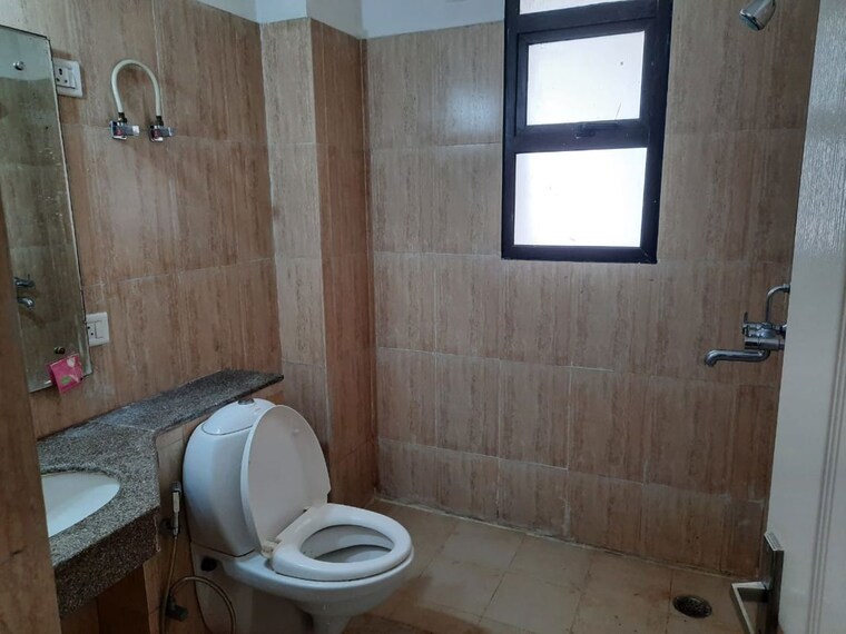 Bathroom, eldeco-mystic-green-phase-ii 2.5 Bedroom 1475 Sq.Ft. Penthouse In Omicron I Greater Noida Greater Noida 10681724