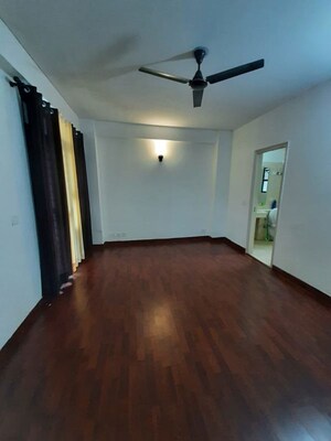 Room in 2.5 BHK Penthouse at Eldeco Mystic Green Phase II, Omicron I Greater Noida – for Sale