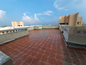 Swimming Pool in 2.5 BHK Penthouse at Eldeco Mystic Green Phase II, Omicron I Greater Noida – for Sale