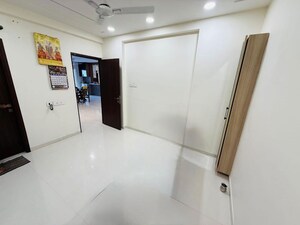Room in 3 BHK Apartment at Jaswitha Luxor Apartments, Kokapet – for Rent