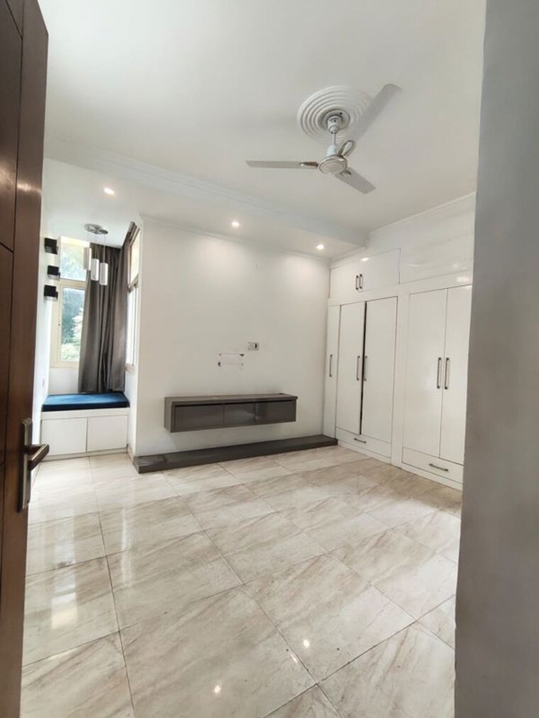 Room, kalkaji 3 Bedroom 900 Sq.Ft. Builder Floor In Kalkaji Delhi 10681834