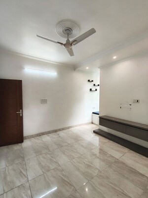 Room in 3 BHK Builder Floor at Kalkaji – for Rent