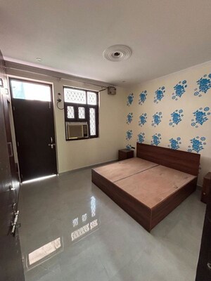 Team Area in 3 BHK Villa at Sector 23 – for Rent