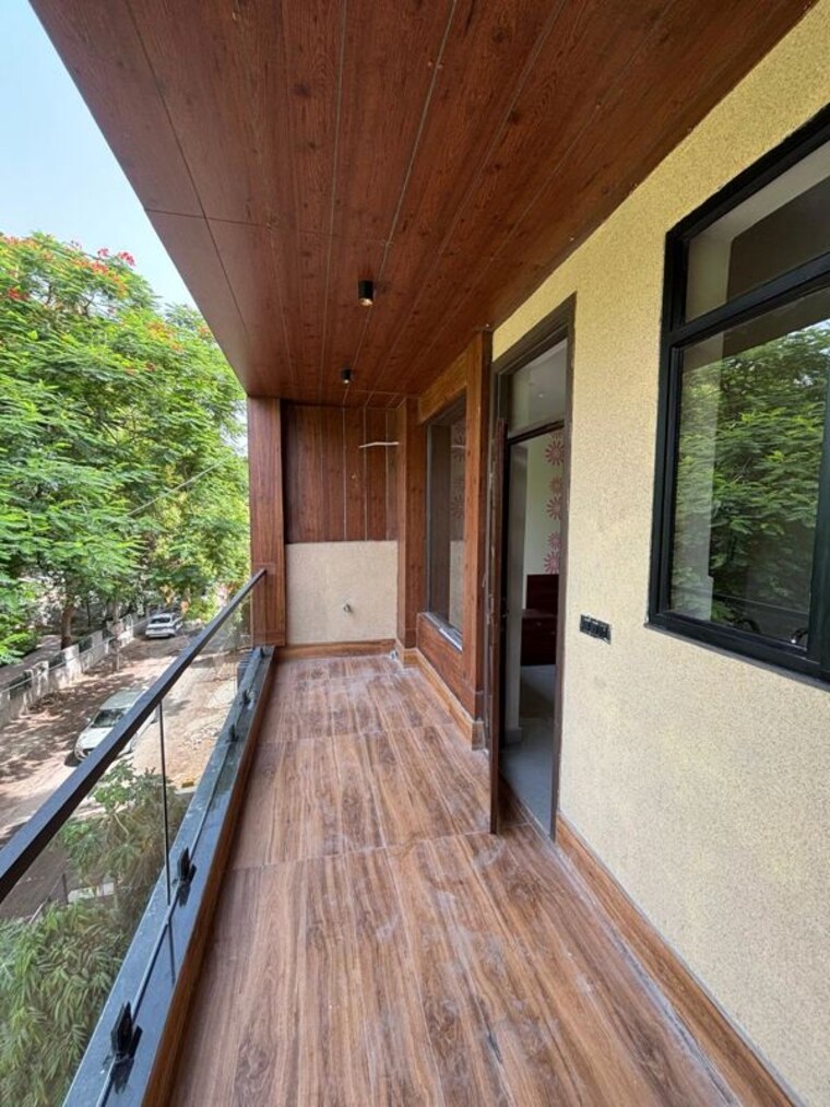 Balcony, sector 23 3 Bedroom 2000 Sq.Ft. Villa In Sector 23 Gurgaon 10681846