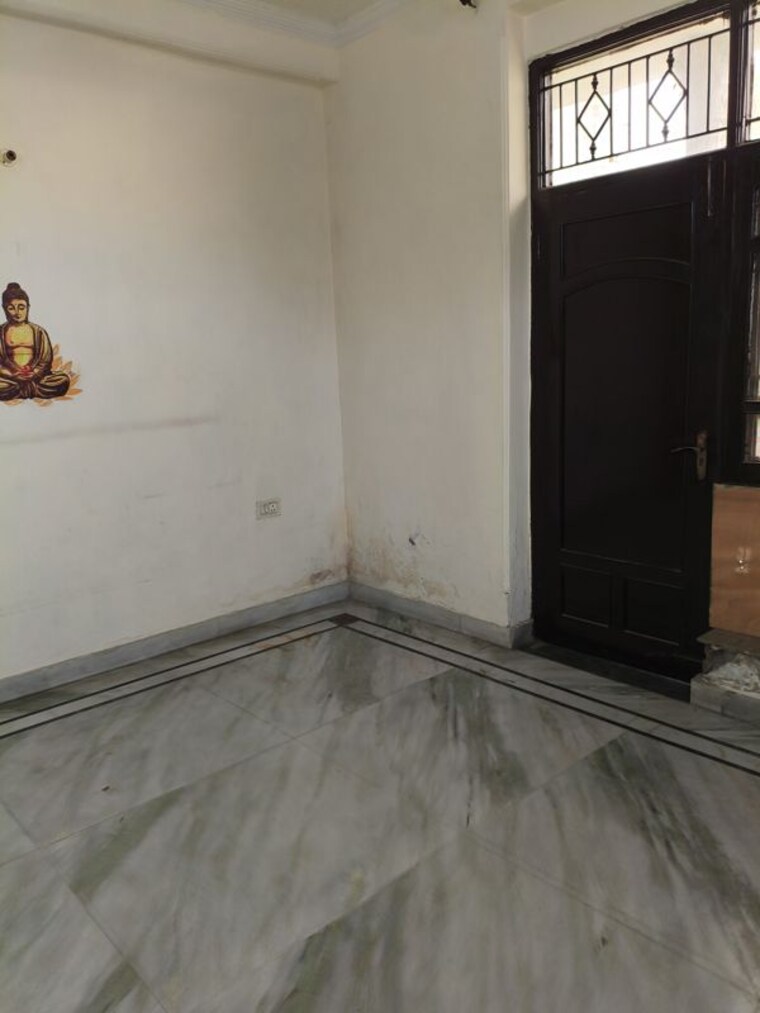 Room, sector 61 2 Bedroom 1350 Sq.Ft. Builder Floor In Sector 61 Noida 10681843