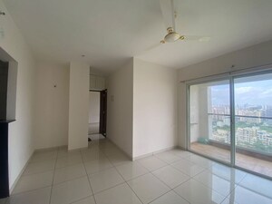 Room in 2 BHK Apartment at VJ YashOne Infinitee, Tathawade – for Rent