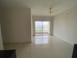 Room in 2 BHK Apartment at VJ YashOne Infinitee, Tathawade – for Rent