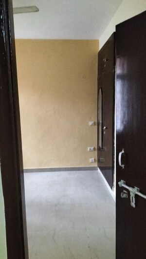 Bathroom in 3 BHK Apartment at SRS Royal Hills, Sector 87 – for Rent