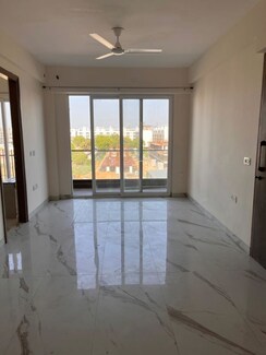 3.5 BHK +Builder Floor For Rent in Smart World Gems