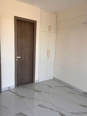 Room in 3.5 BHK Builder Floor at Smart World Gems, Sector 89 – for Rent