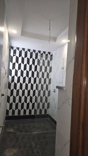 Washroom in 3 BHK Builder Floor at Sector 28 – for Sale