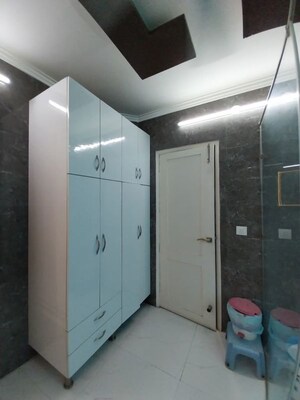 Building Lobby in 5 BHK Villa at Sector 50 – for Rent